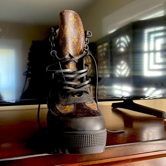 COPY - Louis Vuitton Platform Desert Boot - Picture 2 of 13